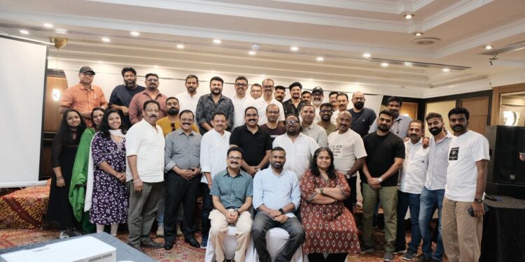 ആറാമത് മ്മടെ തൃശൂർ പൂരം ഡിസംബർ 2ന് എത്തിസലാത്ത് അക്കാഡമിയിൽ ആറിന്റെ ആറാട്ട്..