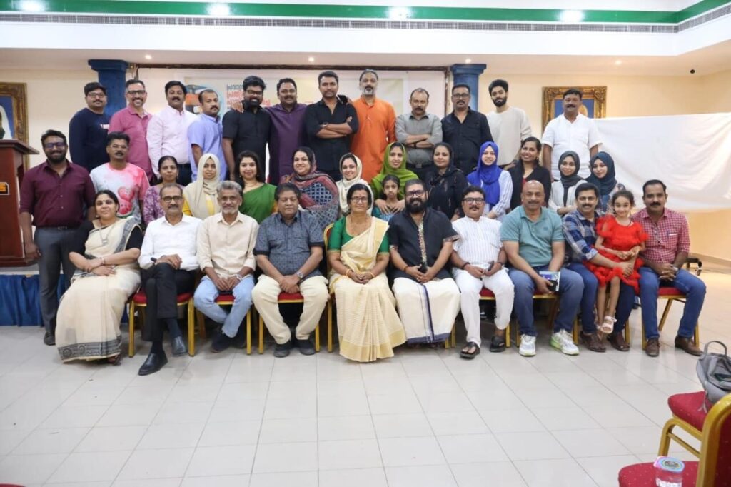 പുസ്തകപ്രേമികളുടെ പങ്കാളിത്തത്തോടെ ഷാർജയിൽ വ്യത്യസ്തമായ സാഹിത്യ സംഗമം