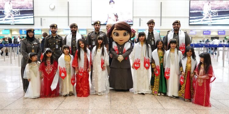 ബഹ്‌റൈൻ ദേശീയ ദിനം: ദുബായ് വിമാനത്താവളത്തിൽ ഹൃദയസ്‌പർശിയായ സ്വീകരണം; യാത്രക്കാരുടെ പാസ്‌പോർട്ടിൽ പ്രത്യേക 'സ്നേഹമുദ്ര'