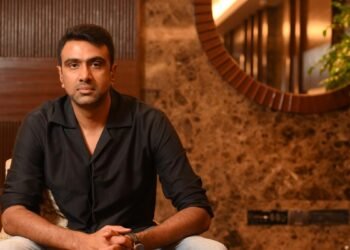 ‘സഞ്ജുവിന് ഇടവേള വേണം’; പുറത്തിരുന്ന് കളി കാണുന്നത് ഗുണം ചെയ്യുമെന്ന് അശ്വിൻ