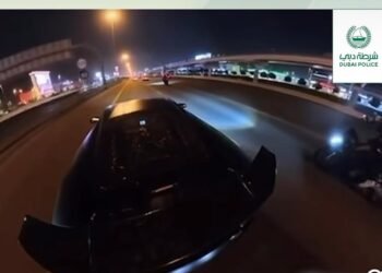 ദുബൈയിൽ അനധികൃതമായി മോഡിഫിക്കേഷൻ നടത്തിയ വാഹനം പിടിച്ചെടുത്ത് ദുബായ് പോലീസ്