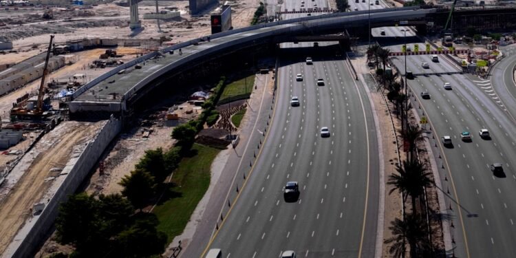 ഔദ് മേത്ത റോഡ്, അൽ അസായീൽ സ്ട്രീറ്റ് വികസന പദ്ധതിയുടെ 60% പൂർത്തിയായി:നാല് പ്രധാന കവലകളുടെ വികസനം ഈ പദ്ധതിയിൽ ഉൾപ്പെടുന്നു.