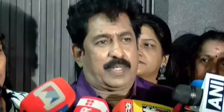 നടൻ പ്രേംകുമാർ കോൺഗ്രസിലേക്ക്? നേതാക്കളുമായി ചർച്ച നടത്തി