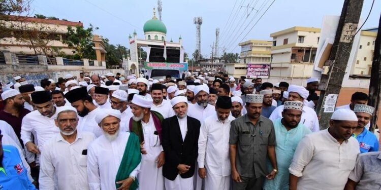 നൂറ് പതാകകളെത്തി; സമസ്ത ശതാബ്ദി മഹാസമ്മേളനത്തിന് ബുധനാഴ്ച പ്രൗഢ തുടക്കം