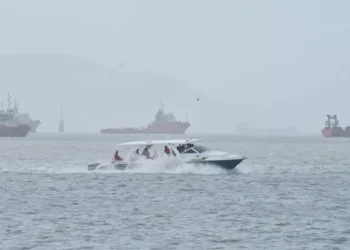 അമേരിക്കൻ ഉപരോധം ലംഘനം സംശയം: മുംബൈ തീരത്ത് മൂന്ന് എണ്ണക്കപ്പലുകൾ ഇന്ത്യ പിടിച്ചെടുത്തു