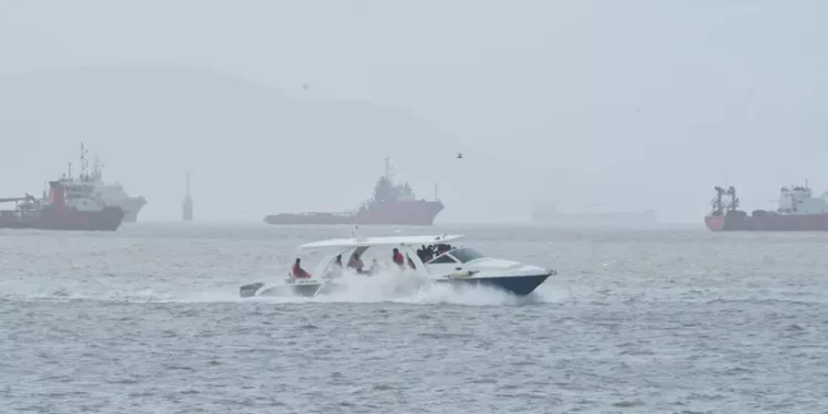 അമേരിക്കൻ ഉപരോധം ലംഘനം സംശയം: മുംബൈ തീരത്ത് മൂന്ന് എണ്ണക്കപ്പലുകൾ ഇന്ത്യ പിടിച്ചെടുത്തു