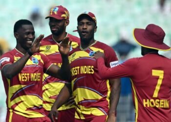 നാലും ജയിച്ച് വിൻഡീസ്; അസൂറികളെ 42 റൺസിന് തകർത്തു സൂപ്പർ എട്ടിലേക്ക്