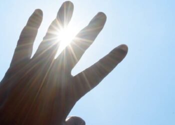 Heat intensifies; avoid going out during midday as much as possible.