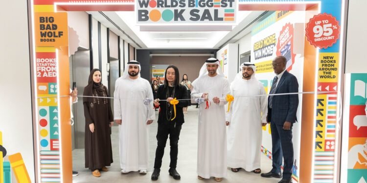 ഒരു മില്യണിലധികം പുസ്തകങ്ങളുമായി ലോകത്തിലെ ഏറ്റവും വലിയ പുസ്തക വിൽപ്പന മേള ‘ബിഗ് ബാഡ് വുൾഫ് 2026’ ദുബൈയിൽ തുടങ്ങി
