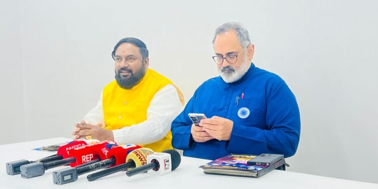 ബജറ്റിൽ സംവാദത്തിന് തയ്യാറെന്ന് രാജീവ് ചന്ദ്രശേഖർ; “സിപിഎം വാദങ്ങൾ 15 മിനിറ്റിൽ പൊളിക്കും”