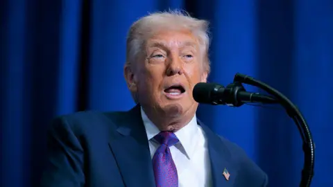 ലോകത്തെ ഞെട്ടിച്ച ട്രംപിന്റെ പകരച്ചുങ്കം; ഒടുവിൽ തിരിച്ചടി നൽകി യു.എസ് സുപ്രീം കോടതി