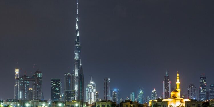 രാത്രിയിൽ ഒറ്റയ്ക്ക് സഞ്ചരിക്കാൻ 98.7% പേർക്ക് ആത്മവിശ്വാസം; യു.എ.ഇ ലോകത്തിലെ ഏറ്റവും സുരക്ഷിത രാജ്യങ്ങളിൽ മുന്നിൽ