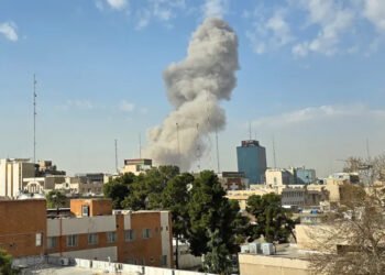 പ്രത്യാക്രമണവുമായി ഇറാൻ; ഇസ്രായേലിലേക്ക് തൊടുത്തത് 30 മിസൈലുകൾ