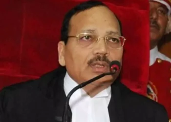 കോടതിക്കുള്ളിലെ ആക്രമണം; ‘ഗുണ്ടാരാജ് അംഗീകരിക്കാനാവില്ല’ – ഹൈക്കോടതിയെ സമീപിക്കാൻ സുപ്രീംകോടതി നിർദേശം