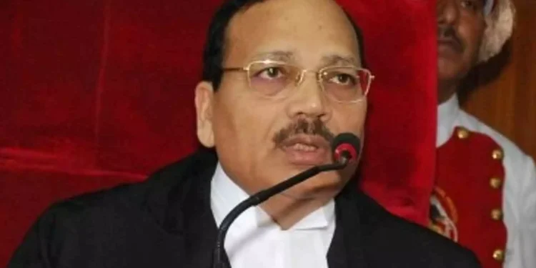 കോടതിക്കുള്ളിലെ ആക്രമണം; ‘ഗുണ്ടാരാജ് അംഗീകരിക്കാനാവില്ല’ – ഹൈക്കോടതിയെ സമീപിക്കാൻ സുപ്രീംകോടതി നിർദേശം