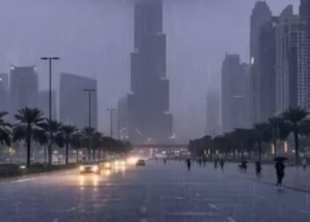Rain to intensify in the UAE; weather center issues precautionary advisory.