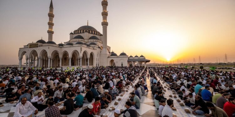 ഷെയ്ഖ് സായിദ് ഗ്രാൻഡ് മോസ്കിൽ സമത്വത്തിന്റെ സമൂഹനോമ്പുതുറ; ദിനംപ്രതി ആയിരങ്ങൾ ഒരുമിച്ച് ഇഫ്താർ