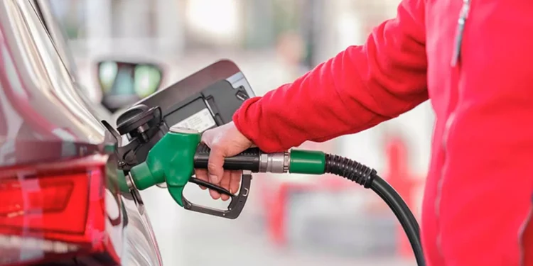ഇന്ധന വില വര്‍ധിപ്പിച്ചു; പ്രീമിയം പെട്രോളിന് രണ്ട് രൂപയിലേറെ കൂട്ടി പൊതുമേഖലാ എണ്ണക്കമ്പനികള്‍