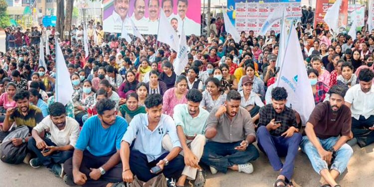 ശമ്പള വർധന ആവശ്യപ്പെട്ട് യു.എൻ.എ സമരം; സ്വകാര്യ ആശുപത്രികൾ പ്രതിസന്ധിയിൽ