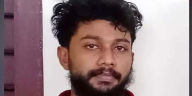 ഗുണ്ടാസംഘങ്ങൾ തമ്മിലെ വൈരാഗ്യം; ജാമ്യത്തിലിറങ്ങിയ കൊലക്കേസ് പ്രതിയെ പട്ടാപ്പകൽ വെട്ടിക്കൊന്നു.