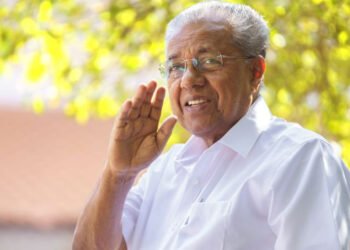 കണ്ണൂരിൽ പിണറായി വിജയന്റെ റോഡ് ഷോ തുടങ്ങി; എൽ.ഡി.എഫ് പ്രചാരണത്തിന് തുടക്കം