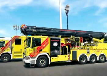 ഷാർജയിൽ വെയർഹൗസിൽ തീപിടിത്തം; അതിവേഗം അണച്ച്​ സിവിൽ ഡിഫൻസ്