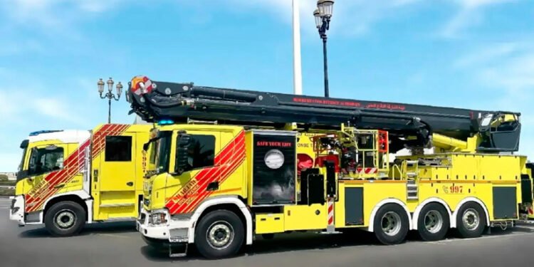 ഷാർജയിൽ വെയർഹൗസിൽ തീപിടിത്തം; അതിവേഗം അണച്ച്​ സിവിൽ ഡിഫൻസ്