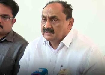 വി. സുരേന്ദ്രൻ പിള്ള ആർ.ജെ.ഡി വിട്ടു; തിരുവനന്തപുരത്ത് സ്ഥാനാർഥിയാക്കാൻ മുന്നണികളുടെ നീക്കം