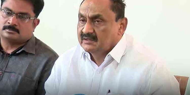 വി. സുരേന്ദ്രൻ പിള്ള ആർ.ജെ.ഡി വിട്ടു; തിരുവനന്തപുരത്ത് സ്ഥാനാർഥിയാക്കാൻ മുന്നണികളുടെ നീക്കം