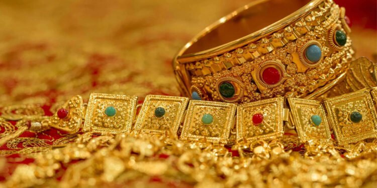 സ്വർണവില വീണ്ടും ഇടിഞ്ഞു; രണ്ട് മാസത്തെ ഏറ്റവും താഴ്ന്ന നിരക്കിൽ