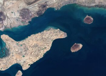 ഹോർമുസ് കടലിടുക്ക്: നിയന്ത്രിത അനുമതിയോടെ കപ്പൽ ഗതാഗതം; ഇന്ത്യ-ചൈന ഉൾപ്പെടെ ചില രാജ്യങ്ങൾക്ക് ഇളവ്