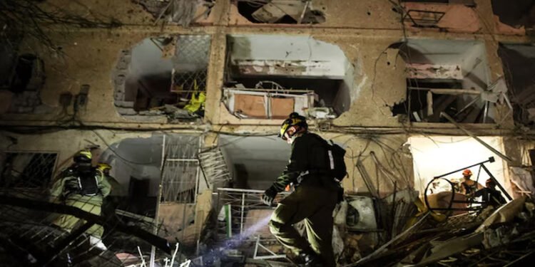 ഇസ്രായേലിലെ ആണവ കേന്ദ്രങ്ങൾ ലക്ഷ്യമാക്കി ഇറാൻ ആക്രമണം; നൂറിലേറെ പേർക്ക് പരിക്ക്