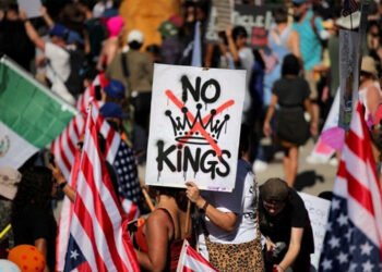 ട്രംപിനെതിരെ ‘നോ കിങ്സ്’ പ്രക്ഷോഭം ശക്തം: യു.എസ് മുഴുവൻ ജനകീയ പ്രതിഷേധം വ്യാപിക്കുന്നു