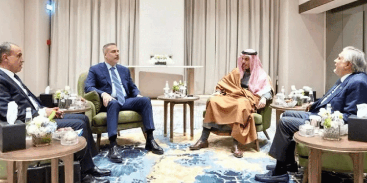 പശ്ചിമേഷ്യയിൽ സമാധാന നീക്കങ്ങൾ ശക്തം; ഇസ്‌ലാമാബാദ് ചർച്ചയിൽ സൗദി ഉൾപ്പെടെ പ്രമുഖ രാജ്യങ്ങൾ