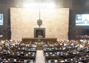 മുസ്ലിം സംവരണവുമായി ബന്ധപ്പെട്ട പരാമർശത്തെ തുടർന്നു രാജ്യസഭയിൽ പ്രതിഷേധം ശക്തമായി; പ്രതിപക്ഷം സഭ ബഹിഷ്കരിച്ചു.