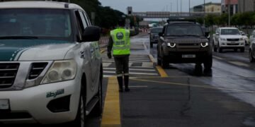 യുഎഇ മഴ മുന്നറിയിപ്പ്: നിയമലംഘനം നടത്തിയാൽ 2,000 ദിർഹം വരെ പിഴ; വാഹനം 60 ദിവസത്തേക്ക്​ പിടിച്ചെടുക്കും; ലൈസൻസിൽ 23 ബ്ലാക്ക്​ പോയിന്‍റ്​