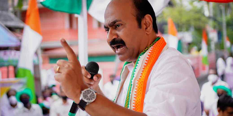 ‘സണ്ണി ജോസഫിനെ ആർക്കും തോൽപ്പിക്കാനാവില്ല; ശൈലജയ്ക്ക് പേരാവൂർ നൽകിയത് മാറ്റിനിര്‍ത്തുന്നതിന് തുല്യം’ – വി.ഡി. സതീശൻ