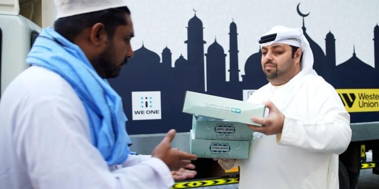 റമദാനിൽ തൊഴിലാളികൾക്ക് ആശ്വാസമായി വീണ്ടും ‘ഗുഡ്‌നെസ് ബസ്’; ലേബർ ക്യാമ്പുകളിൽ ഇഫ്താർ വിതരണം