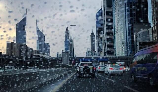 യുഎഇയിൽ ഇടവിട്ട മഴയ്ക്കും മേഘാവൃതമായ കാലാവസ്ഥക്കും സാധ്യത