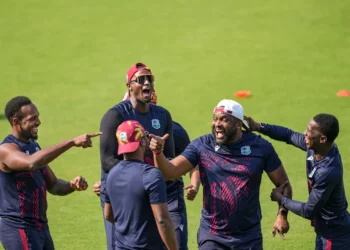 🏏 മിഡിൽ ഈസ്റ്റ് യുദ്ധം: ടി20 ലോകകപ്പ് ടീമുകൾ ഇന്ത്യയിൽ കുടുങ്ങി