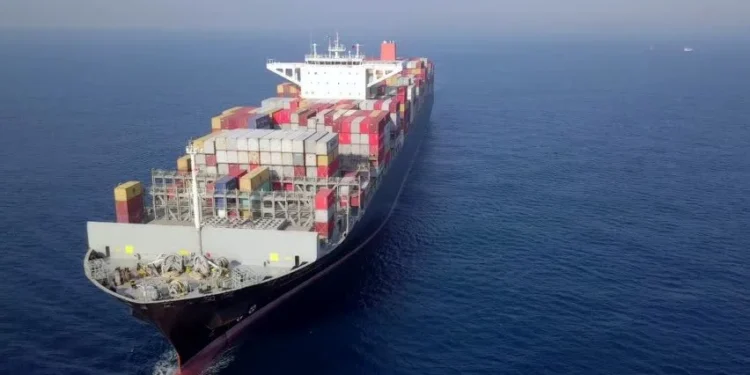 യുഎസ് അവകാശവാദം പൊളിഞ്ഞു; അമേരിക്കൻ നാവിക ഉപരോധം വെല്ലുവിളിച്ച് 34 ഇറാനിയൻ കപ്പലുകൾ ഹോർമുസ് കടന്നു