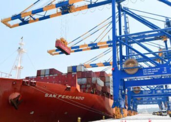 വിഴിഞ്ഞത്ത് ബർത്ത് തേടി നൂറിലധികം കപ്പലുകൾ; ശേഷിയില്ലെന്ന് വ്യക്തമാക്കി അതോറിറ്റി