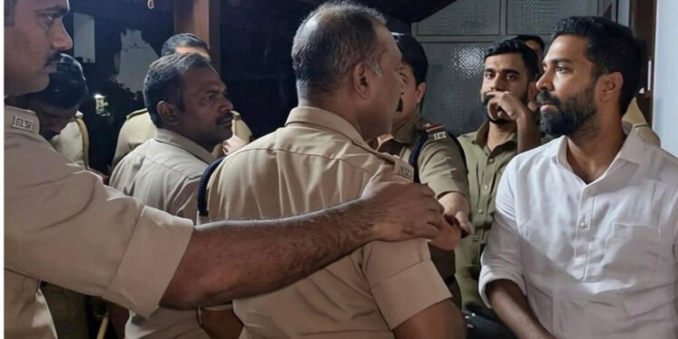 യൂത്ത് ലീഗ് പ്രവർത്തകന്റെ വീട്ടിൽ കയറി പൊലീസ് കാണിച്ചത് ശുദ്ധ തെമ്മാടിത്തമാണെന്ന് പി.കെ. ഫിറോസ്