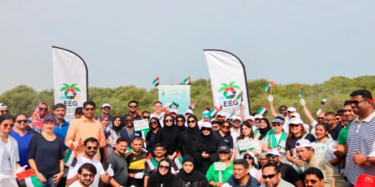 പരിസ്ഥിതി സംരക്ഷണത്തിന് കൈകോർത്ത് റാസൽഖൈമ; ഖോർ അൽ മുജൈമിയിൽ ആയിരം കണ്ടൽ തൈകൾ നട്ടു