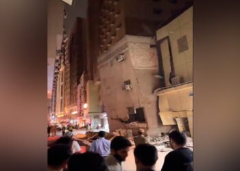 മക്കയിൽ കെട്ടിടം തകർന്നു; ആളപായമില്ല