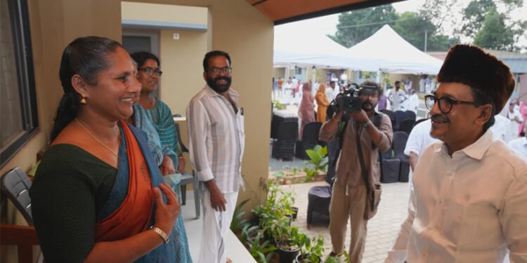 ദുരന്തത്തിന്റെ കണ്ണീർ മറന്ന് പുതിയ ജീവിതത്തിലേക്ക്