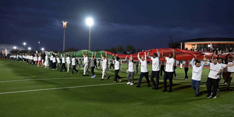 യുഎഇയോടുള്ള സ്നേഹം; 64 രാജ്യങ്ങളിൽ നിന്നുള്ളവർ ഒരു ബാനറിന് കീഴിൽ, ഡോ. ഷംഷീർ വയലിലിന്റെ ബുർജീൽ ഹോൾഡിങ്സിന് ഗിന്നസ് റെക്കോർഡ്!