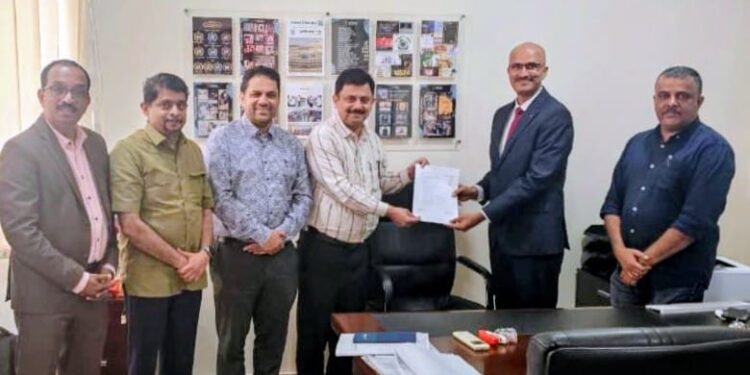 വിജിമോൻ അയ്യപ്പൻ ഷാർജ ഇന്ത്യൻ സ്കൂൾ ജുവൈസയുടെ പുതിയ പ്രിൻസിപ്പൽ