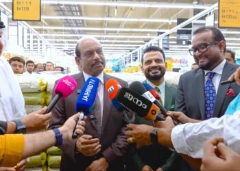 കയ്യിൽ കാശില്ലെങ്കിൽ ലോൺ എടുത്താണെങ്കിലും ജീവനക്കാർക്ക് ശമ്പളം നൽകും; ഉറച്ച നിലപാടുമായി എം.എ. യൂസഫലി