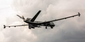 സംശയാസ്പദമായി പറക്കുന്ന വസ്തുക്കൾ കണ്ടാൽ ഉടൻ റിപ്പോർട്ട് ചെയ്യണം; ഒമാൻ മുന്നറിയിപ്പ്